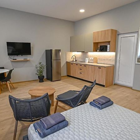 Big Studio Apt.On Liberty Square Тбилиси Экстерьер фото