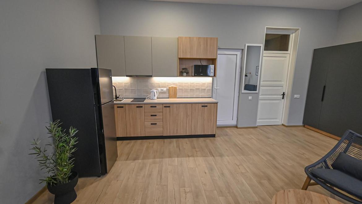 Big Studio Apt.On Liberty Square Тбилиси Экстерьер фото