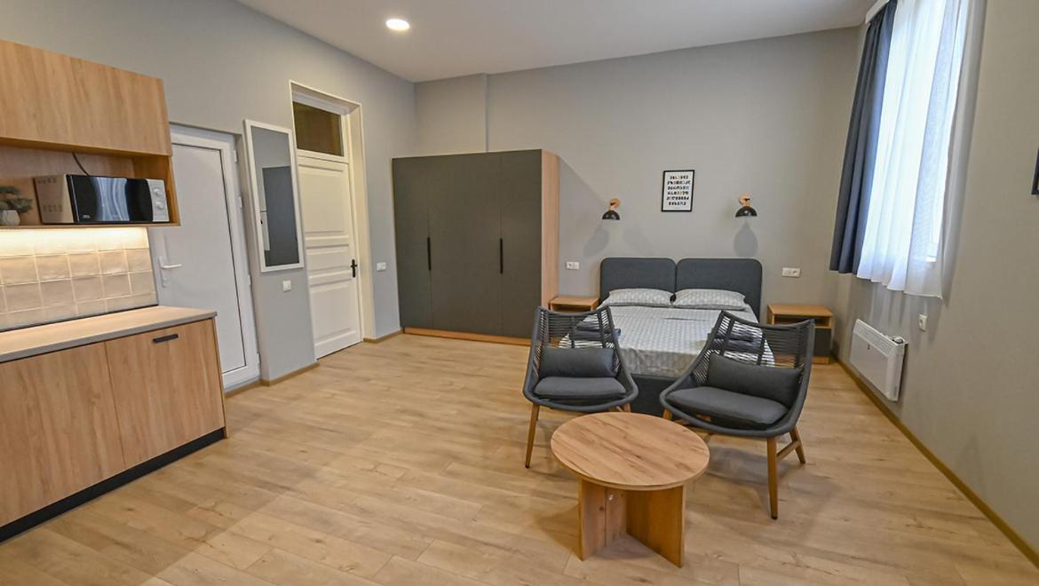 Big Studio Apt.On Liberty Square Тбилиси Экстерьер фото